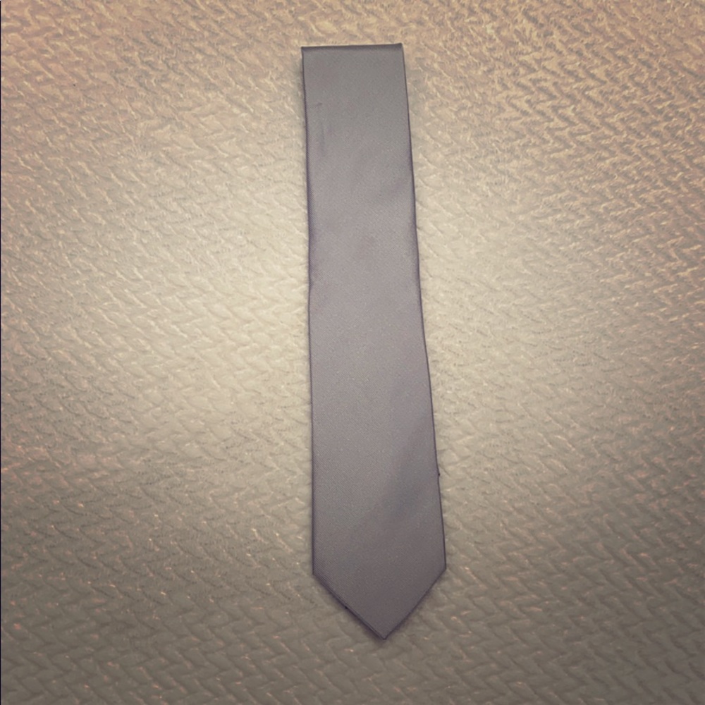 Kenneth Cole Reaction Silver Tie